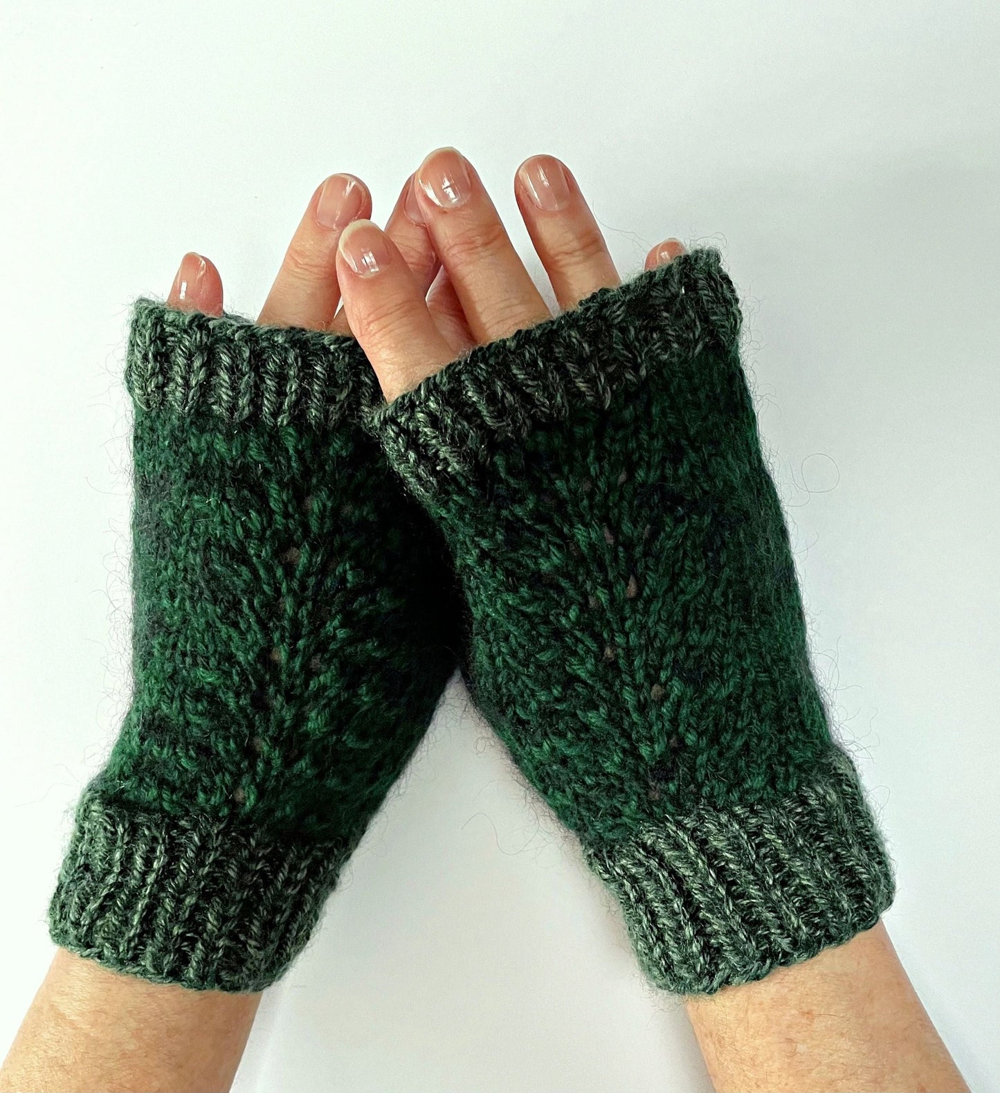 Knit Fingerless Gloves Fan Lace Pattern Digital Download