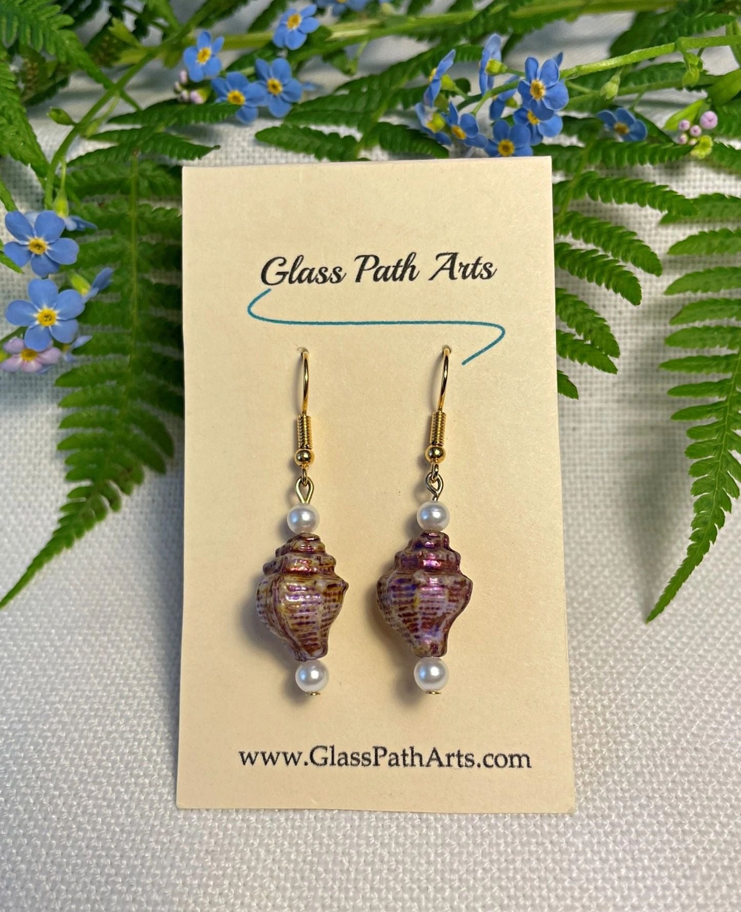 Glass Conch & Pearls Earrings